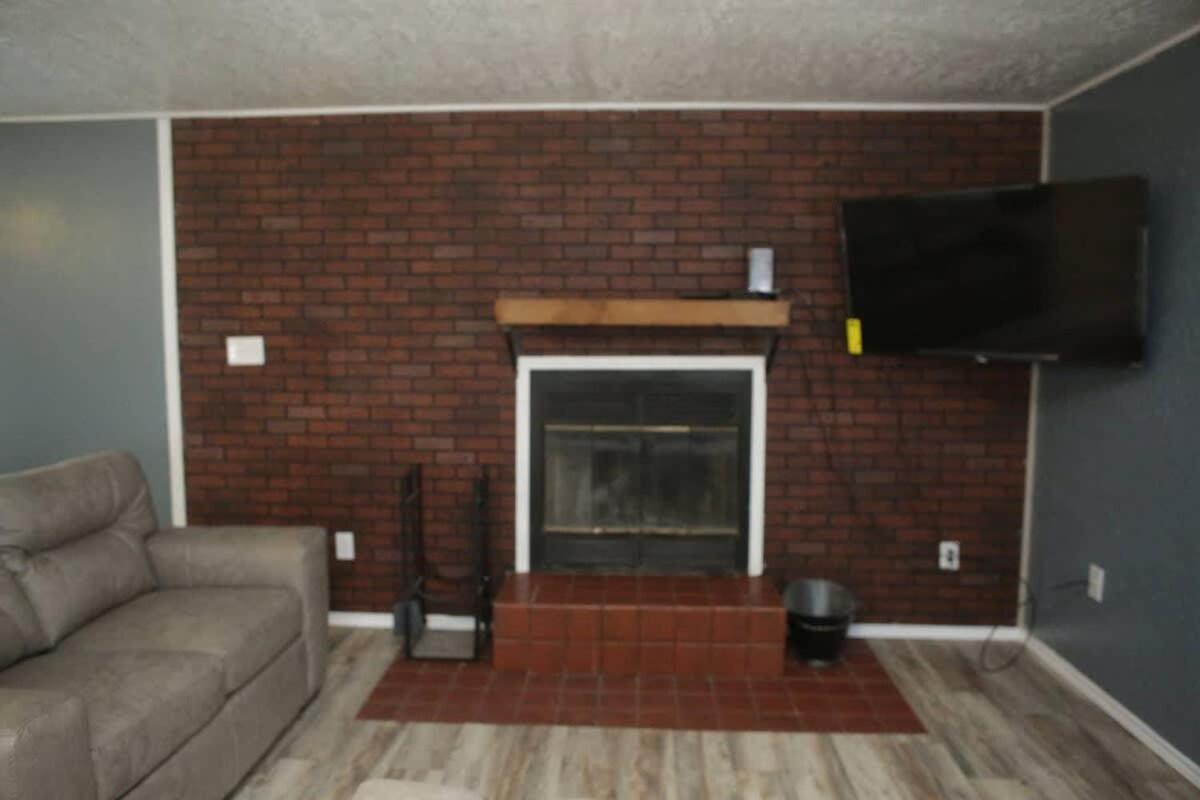 1 Bedroom With A Fireplace Close To Base Lawton Kültér fotó